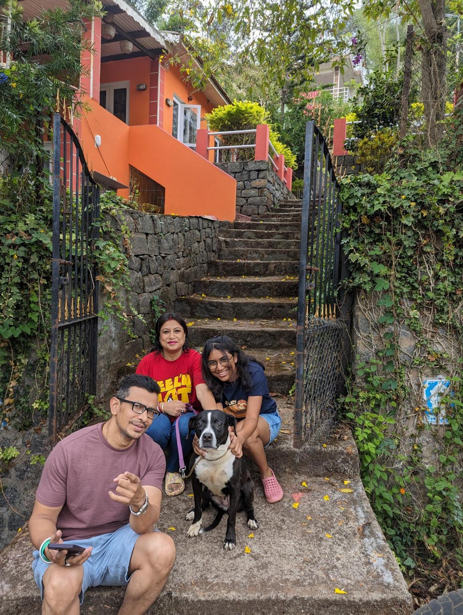 Ghar Homestay, コタジリ エクステリア 写真